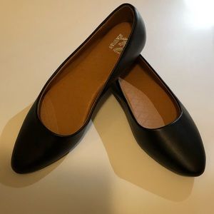 R2 Maren Woman Black slip on flat shoes size 8